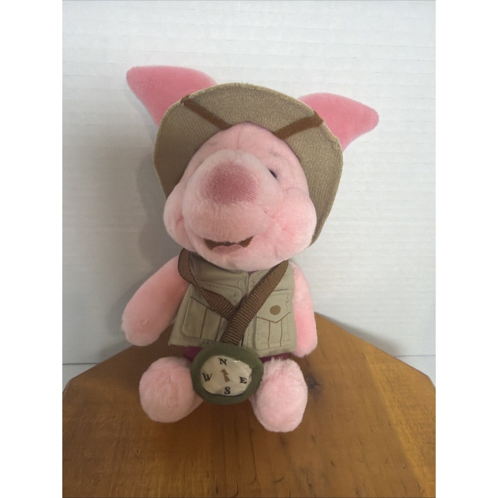 Winnie the Pooh " Piglet" On Safari w/‎ His Compass & Safari Hat